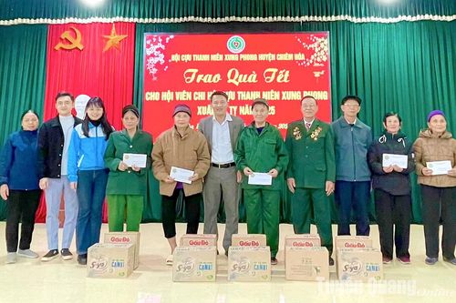 Những câu chuyện chưa kể