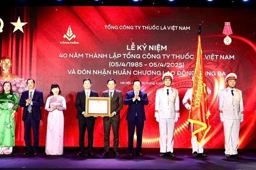 Vinataba đón nhận Huân chương Lao động hạng Ba và Kỷ niệm 40 năm ngày thành lập