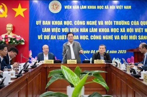 Phó Chủ tịch Quốc hội Lê Minh Hoan làm việc với Viện Hàn lâm Khoa học và Xã hội