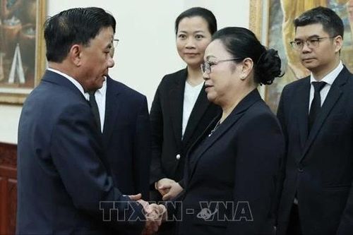 Thường trực Ban Bí thư Trần Cẩm Tú viếng đồng chí Khamtay Siphandone