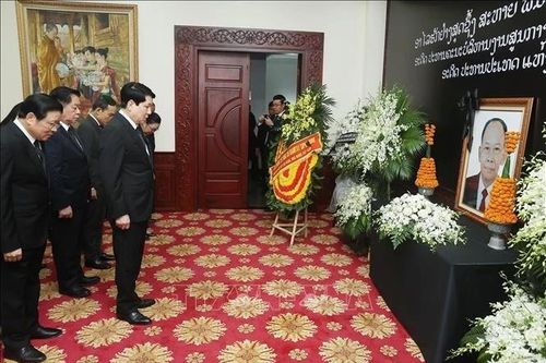 Lãnh đạo Đảng, Nhà nước viếng đồng chí Khamtay Siphandone