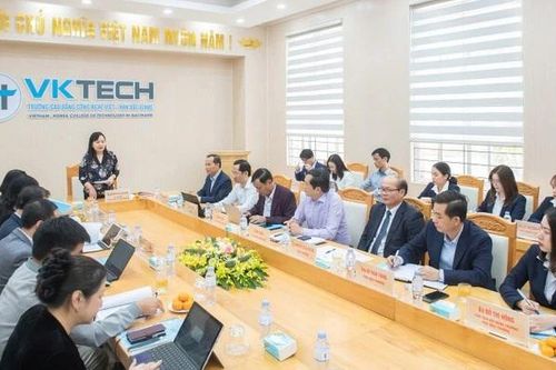Đoàn giám sát của Ủy ban Thường vụ Quốc hội làm việc với Trường Cao đẳng Công nghệ Việt - Hàn Bắc Giang