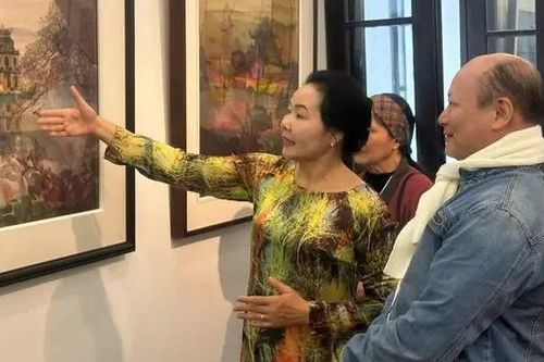 Người kể chuyện qua những sắc vải