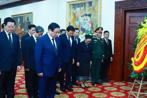 Chủ tịch nước, Thủ tướng viếng đồng chí Khamtay Siphandone