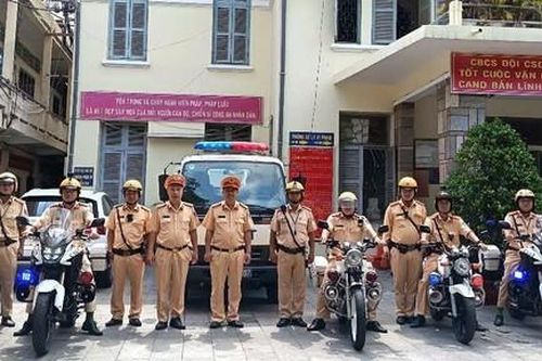 CSGT TPHCM ra quân bảo đảm TTATGT cho người dân vui đón lễ Giỗ Tổ Hùng Vương