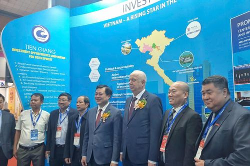 Phó Thủ tướng Belarus dự Hội chợ Thương mại Quốc tế Việt Nam