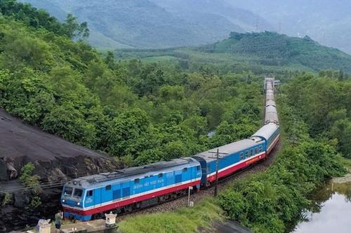 Ngành đường sắt linh hoạt tăng giảm giá vé, bổ sung thêm nhiều chuyến phục vụ hành khách dịp nghỉ lễ Giỗ tổ Hùng Vương, 30/4 và 01/5
