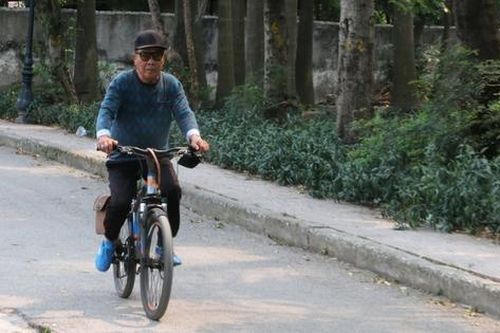 Loạt công viên ở Hà Nội gấp rút hạ rào, sửa chữa, tạo không gian mở cho người dân