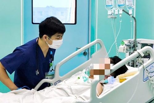 Nam thanh niên suýt tử vong sau vài ngày sốt cao