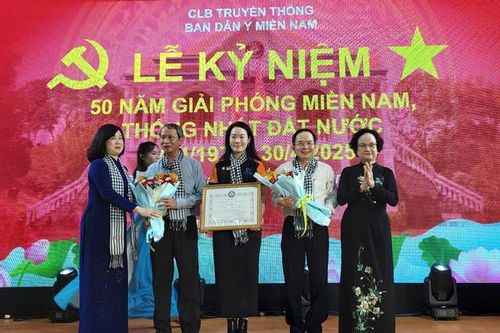 Xúc động lễ khánh thành 8 bức tượng thầy thuốc tiêu biểu tại di tích căn cứ Trung ương Cục miền Nam