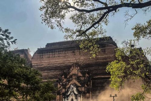 Người Myanmar 'gồng mình' ứng phó sau 9 ngày động đất