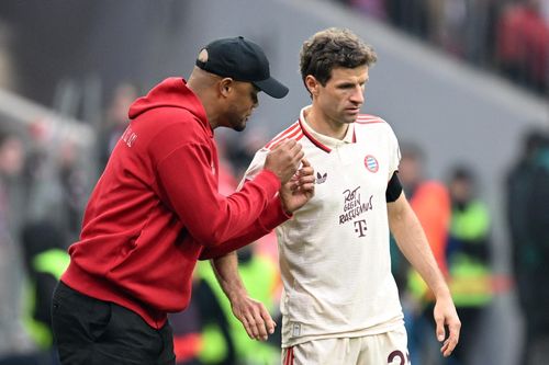 Bayern gia hạn với Muller 15 ngày