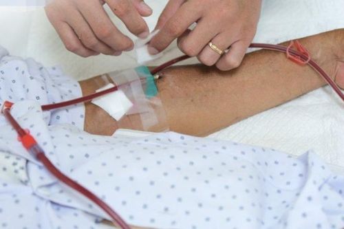Suy thận tiến triển vì tin vào thuốc nam hơn điều trị tây y