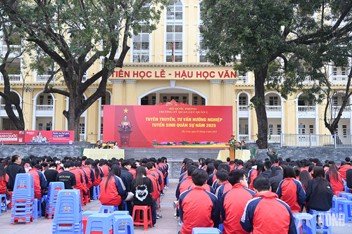 Bộ CHQS tỉnh Quảng Ninh phối hợp tuyên truyền tuyển sinh quân sự năm 2025