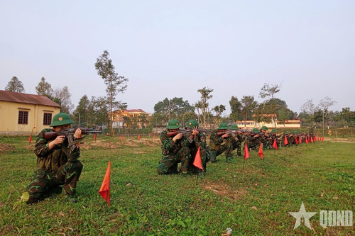 Quyết tâm giành kết quả cao ngay từ tháng đầu huấn luyện chiến sĩ mới