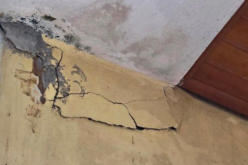 Quảng Bình: Thi công đường cao tốc Bắc – Nam khiến nhiều nhà dân bị nứt