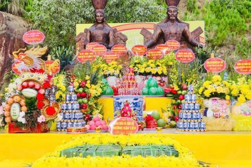 Thành kính dâng lễ vật tri ân Quốc Tổ Hùng Vương tại Hà Tĩnh