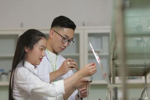 ĐH Duy Tân đào tạo Công nghệ Sinh học, Dược sĩ với xếp hạng 251-300 thế giới theo QS Ranking