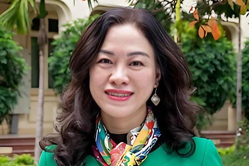 Nữ chủ tịch đầu tiên của Đại học Y trải lòng về 30 năm phòng chống bệnh thế kỷ