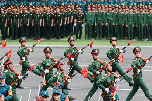 Thưởng tối thiểu 16 lần lương cơ sở cho cán bộ quân đội xuất sắc, đột phá