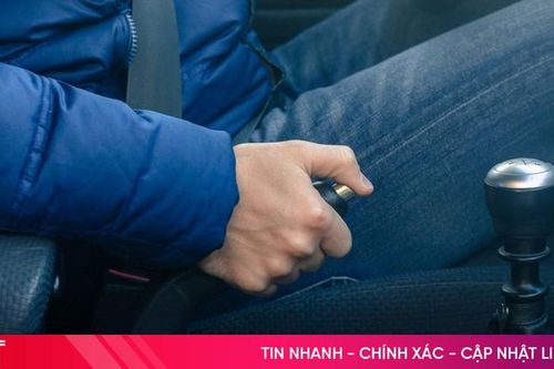 Thói quen cần bỏ khi lái xe số sàn