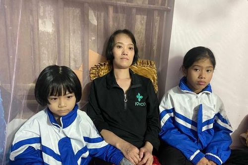 2 đứa trẻ không cha, cầu xin sự sống cho mẹ mắc bệnh hiểm nghèo, không tiền cứu chữa