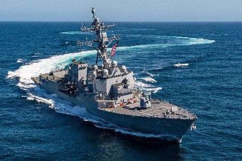 Iran đe dọa căn cứ quân sự Mỹ bằng tên lửa và máy bay không người lái