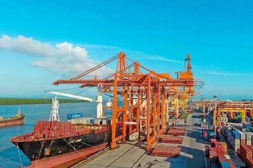 Standard Chartered nâng dự báo tăng trưởng GDP quý I lên 7,7%