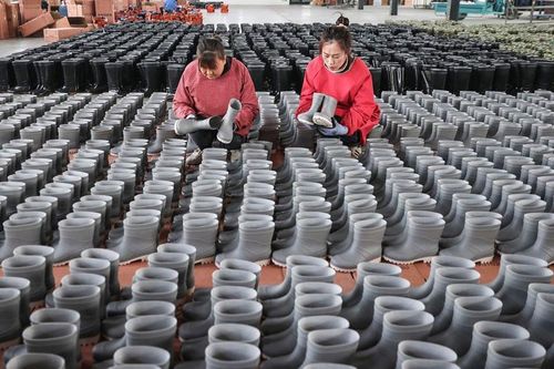 Quần áo, giày dép, máy tính và nhiều mặt hàng ở Mỹ sẽ đắt hơn vì thuế quan