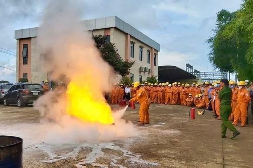 Nâng cao năng lực ứng phó khẩn cấp cho công nhân ngành điện