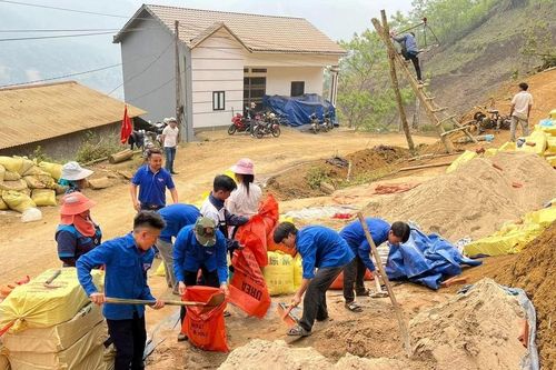 Tuổi trẻ Bát Xát góp sức xóa 30 nhà tạm, nhà dột nát