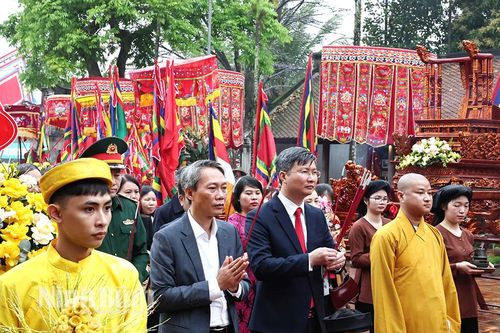 Huyện Gia Viễn tổ chức dâng hương tưởng nhớ và tri ân công đức của Đức Thánh Nguyễn