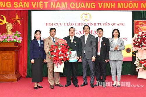 Hội Cựu giáo chức tỉnh tổ chức kỷ niệm 20 năm ngày thành lập
