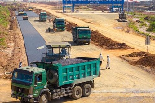 Tập đoàn Đèo Cả tài trợ học phí, nơi ở cho con em của người lao động học đại học