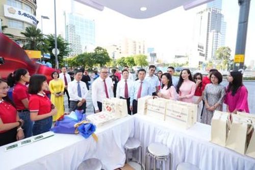 Khai mạc triển lãm ảnh 'Ngành ngân hàng đối với sự phát triển của TPHCM'