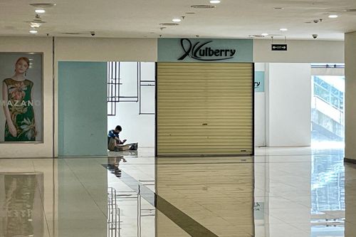 Khách đua nhau trả mặt bằng, trung tâm thương mại Discovery, Atermis trống toác