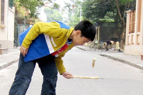 Nhớ trò đánh khăng