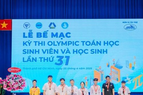 Trao giải kỳ thi Olympic Toán học sinh viên - học sinh toàn quốc lần thứ 31