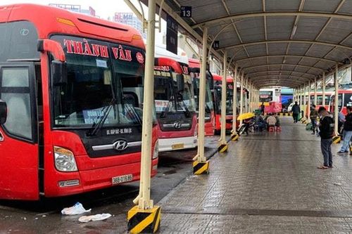 Hà Nội: Xử lý đơn vị vận tải lợi dụng phù hiệu 'xe tăng cường' để vi phạm