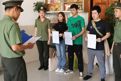 Trục xuất ba người nước ngoài nhập cảnh trái phép vào Việt Nam