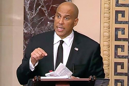 Thượng nghị sĩ Mỹ Cory Booker nói gì trong bài phát biểu kéo dài hơn 25 giờ?