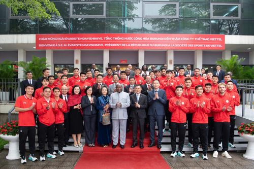 Tổng thống Cộng hòa Burundi thăm CLB Thể Công Viettel