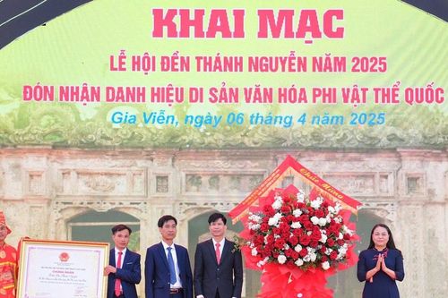 Đón bằng di sản văn hóa phi vật thể quốc gia trên vùng quê Thánh