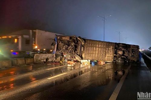 Quảng Trị: Lật xe khách trên Quốc lộ 1A, 3 người bị thương