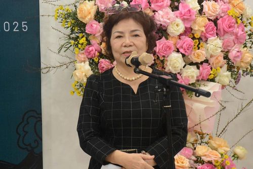 Ra mắt tiểu thuyết 'Báu vật trời Nam - Bên kia thế giới'