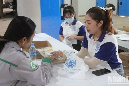 Hỗ trợ bảo vệ sức khỏe người lao động tại Campuchia