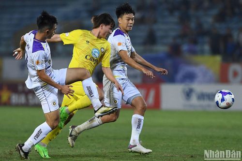 Daniel Passira lập cú đúp, Hà Nội FC khuất phục Thanh Hóa