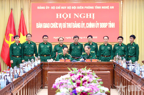 Bàn giao chức vụ Bí thư Đảng ủy, Chính ủy Bộ đội Biên phòng tỉnh Nghệ An