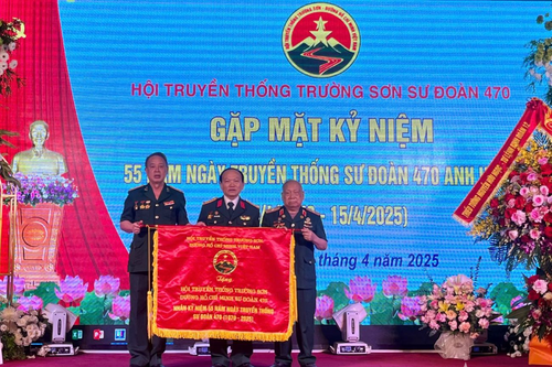 Giao lưu tiếng hát Sư đoàn 470
