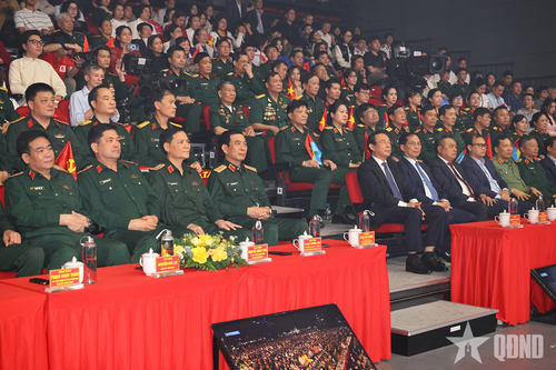 Cầu truyền hình 'Bản trường ca hòa bình'